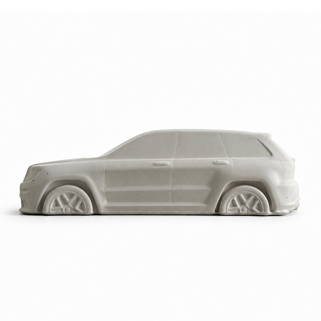 Jeep Grand Cherokee SRT side view